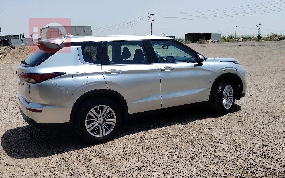 ميتسوبيشي اوتلاندر